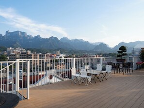 Terrace/patio - Patio Spring Holiday Inn (Zhangjiajie)