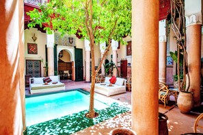 Pool - RIAD Traditionnel Central MEDINA - Heated swimming pool (El Kebir)