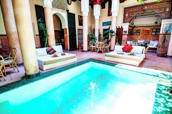 Pool - RIAD Traditionnel Central MEDINA - Heated swimming pool (El Kebir)