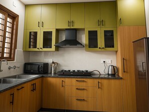 Villa, 2 Bedrooms, Smoking, Balcony | Private kitchen