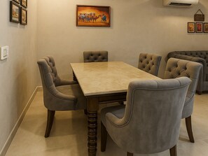 Villa, 2 Bedrooms, Smoking, Balcony | Dining room