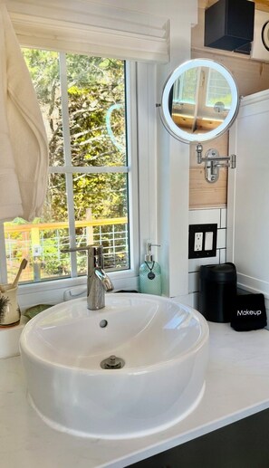 Interior - Private Exclusive Grounds Boutique Tiny House Mountain Views Near Lake Glenville (Cullowhee)