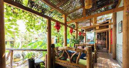 Butterfly Flowers Inn