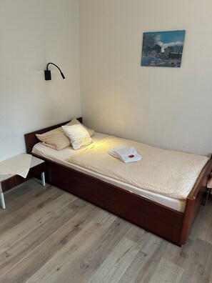 Bureau, chambres insonorisées, Wi-Fi gratuit, draps fournis