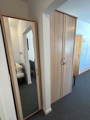 컴포트 트리플룸, 마당 전망 | 거실 공간