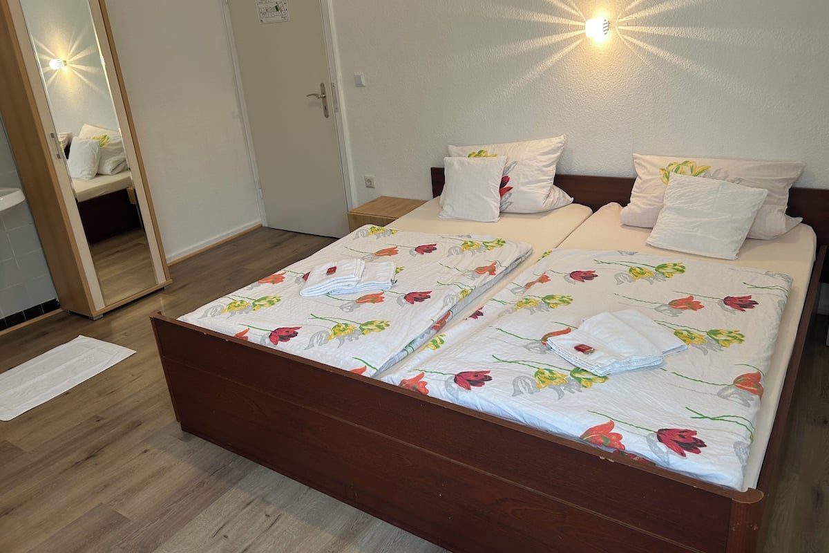 Chambre Double Classique | Bureau, chambres insonorisées, Wi-Fi gratuit, draps fournis