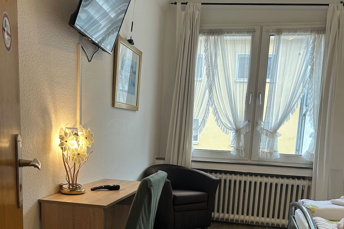 Basic Double Room, City View | Soundproofing, free WiFi