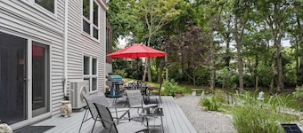 Lakefront Retreat & Back Yard Oasis
