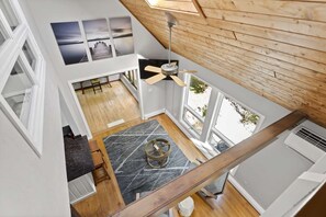 Interior - Newly Renovated Open Space Home with Beach Access (Plymouth)