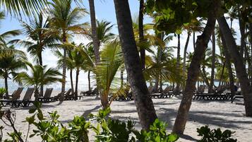 Liegestühle, Strandtücher