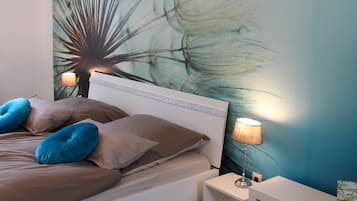 Iron/ironing board, WiFi, bed sheets