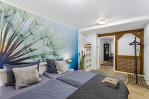 Iron/ironing board, WiFi, bed sheets - Apartment 'Küsterland' with Shared Garden and Wi-Fi (Olsberg-Assinghausen)