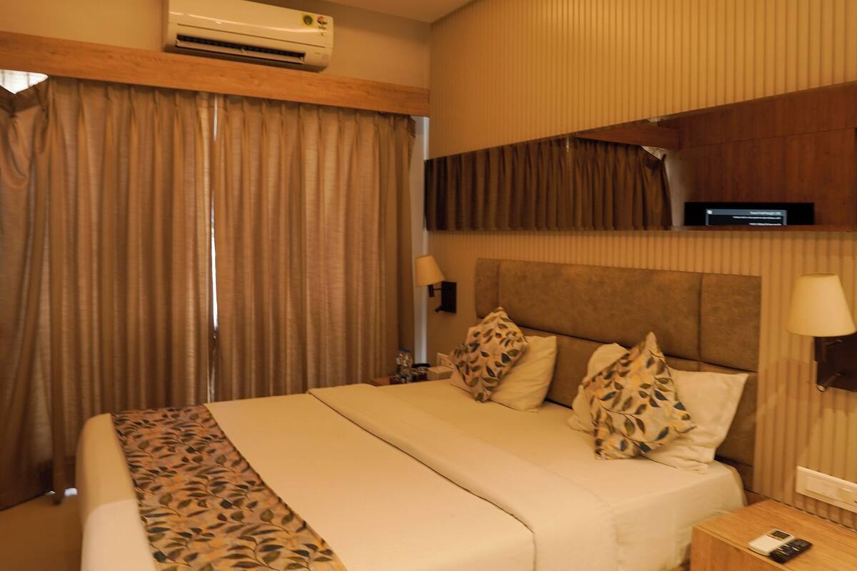 Deluxe Room, City View