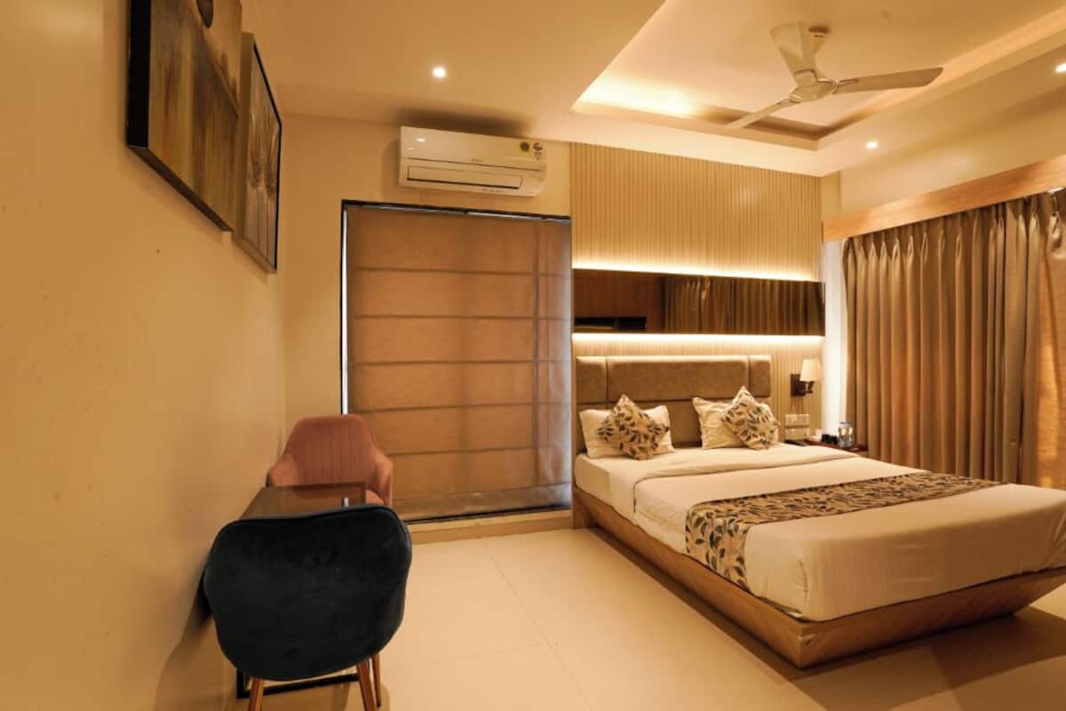 Deluxe Room, City View
