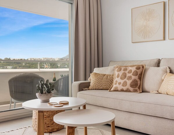 TV - Casa Oceana | Pool - views - gym (Estepona)
