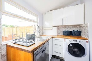 冰箱、烤箱、炉灶、洗碗机