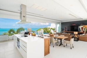 Private kitchen - 4-Bdr Bay-View Designer Duplex Villa (Bo Put)