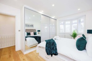 مكواة/لوح كي وواي فاي وملاءات أسرّة