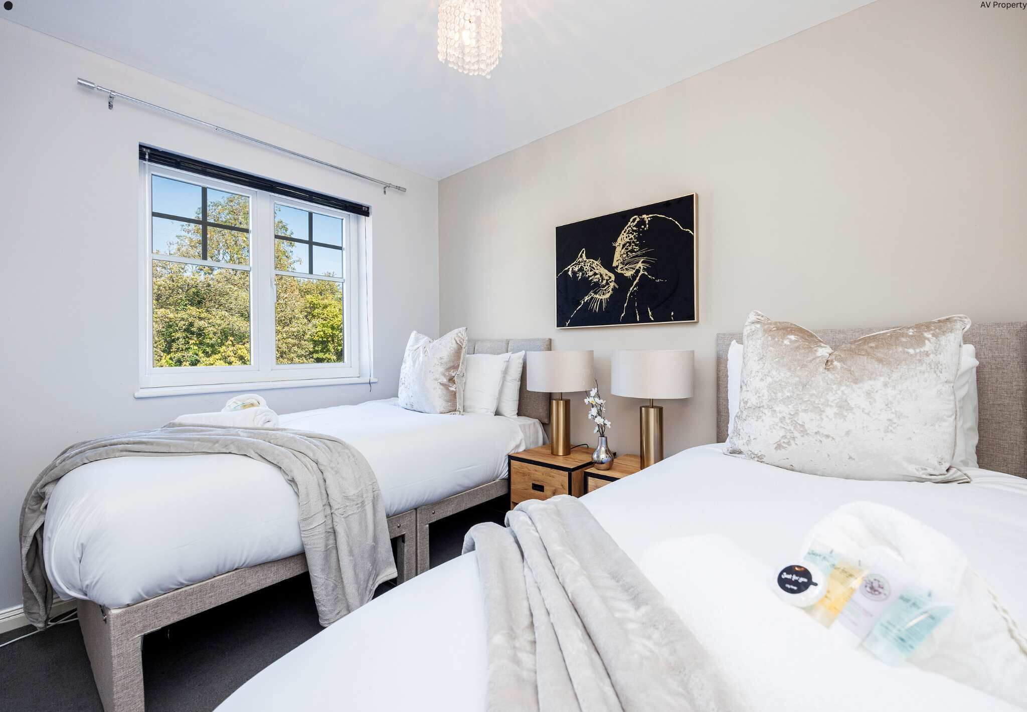 Iron/ironing board, travel cot, bed sheets