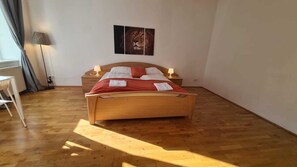 شقة بتجهيزات أساسية | مكواة/لوح كي وواي فاي مجانًا