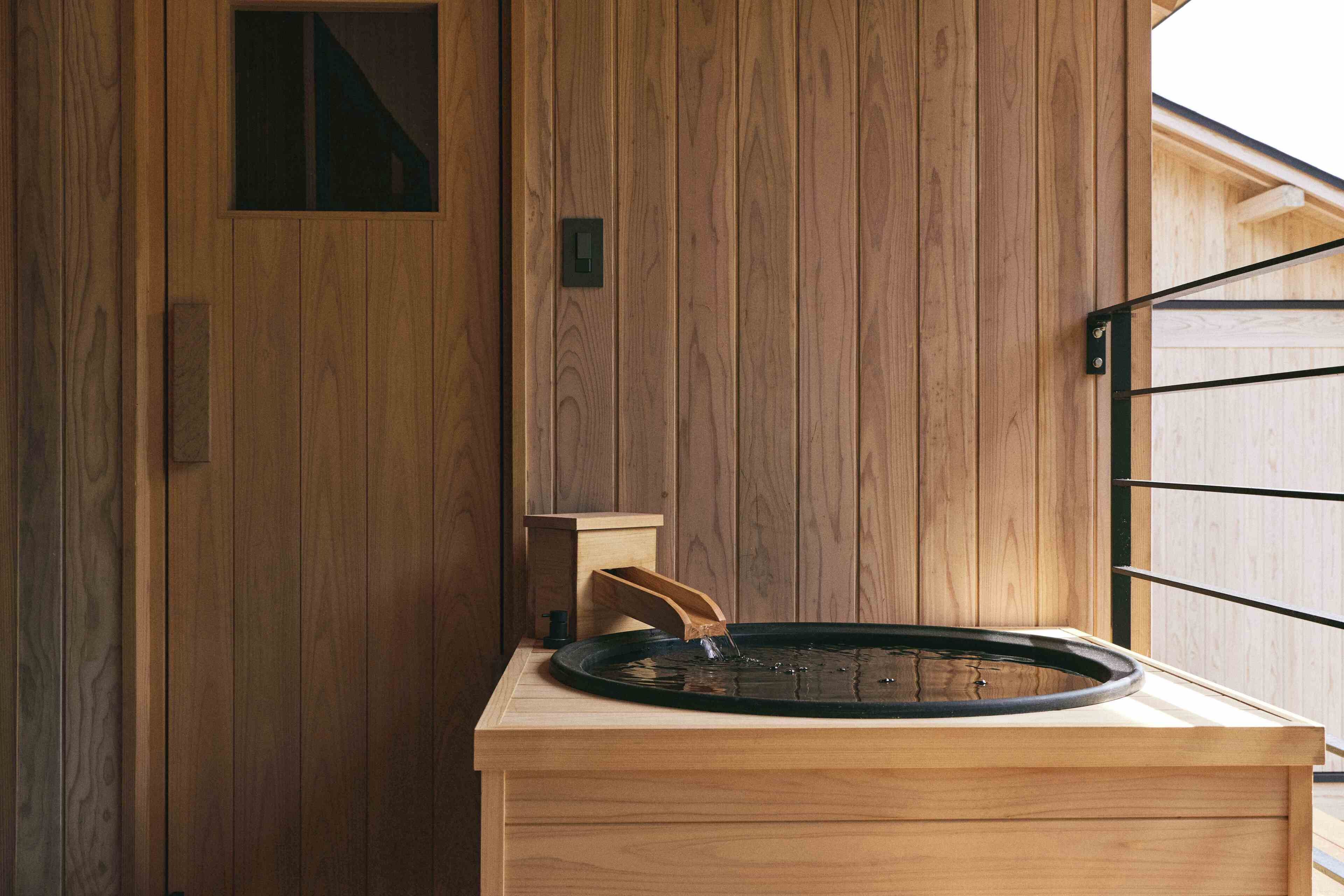 Superior Quadruple Room, Garden View | Bathroom | Bathtub, free toiletries, hair dryer, towels