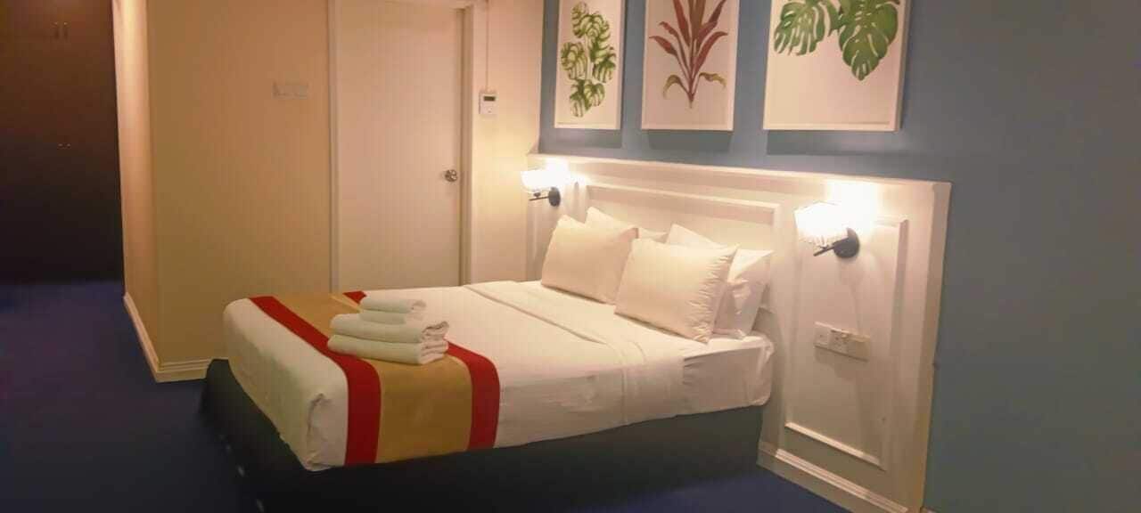 Deluxe Quadruple Room | Desk