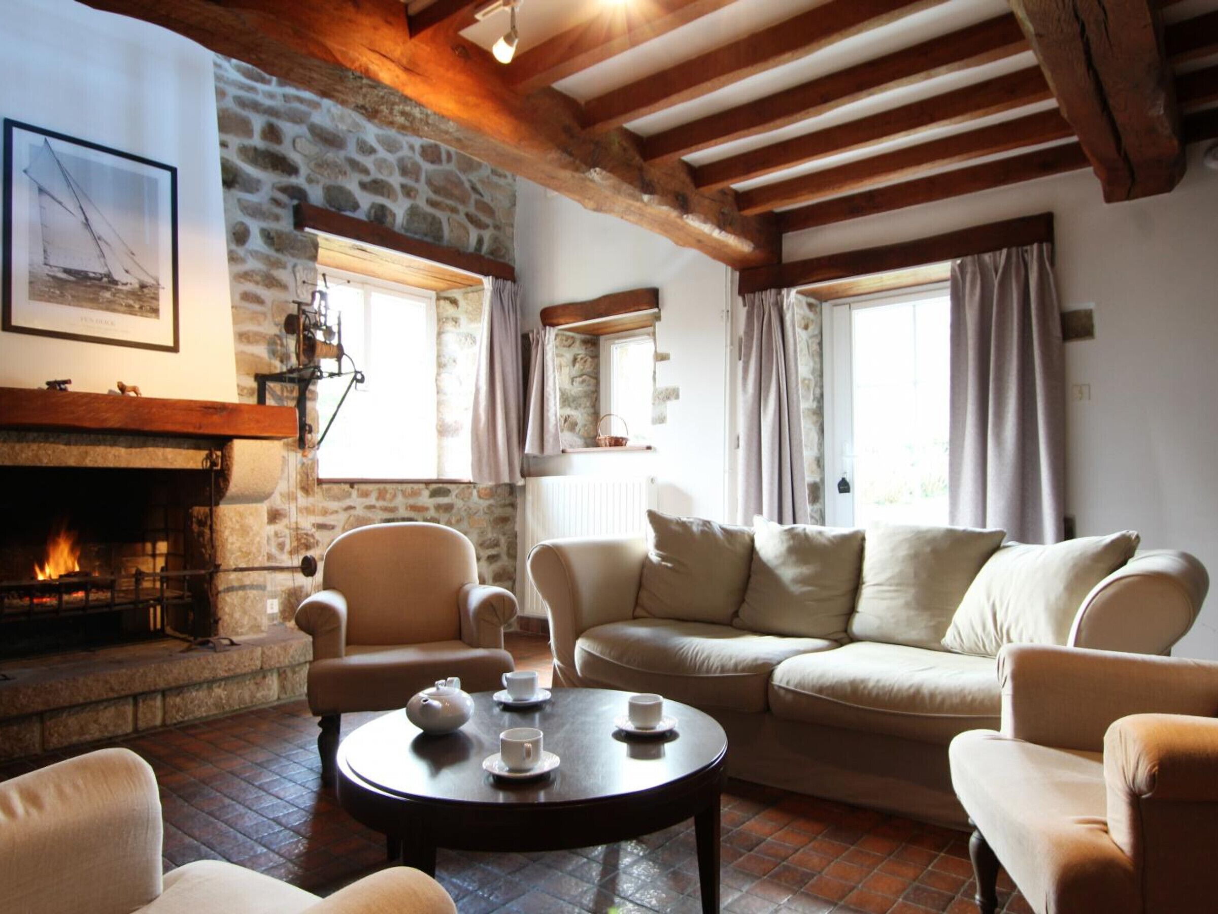 Télévision, cheminée