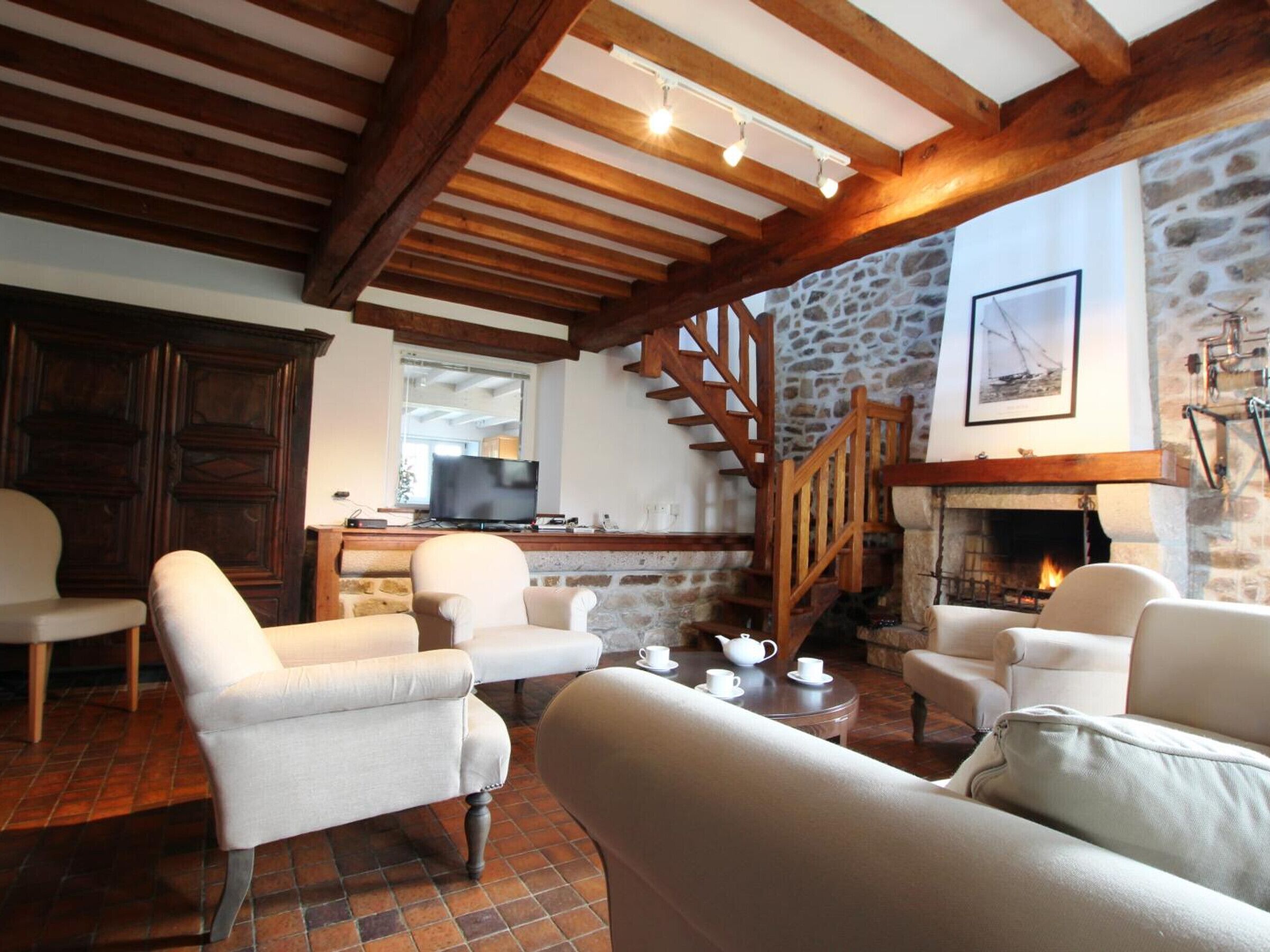 Télévision, cheminée