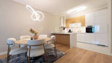 Comfort Apartment, Balcony, City View | Dining