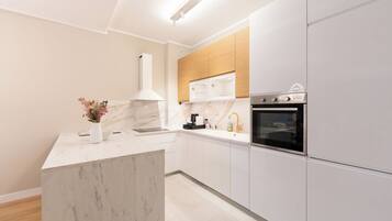 Comfort-Apartment, Balkon, Stadtblick | Eigene Küche
