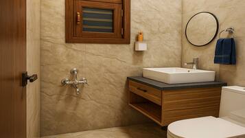 Villa, 2 Bedrooms, Smoking, Balcony | Bathroom