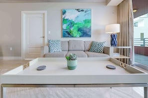 TV, offices - Oceanfront Retreat- South Beach, Pool, Amenities (Miami Beach)