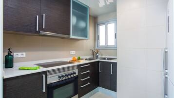 Palmer III. Bright and Comfortable Duplex! | Private kitchen | Full-sized fridge, microwave, oven, stovetop