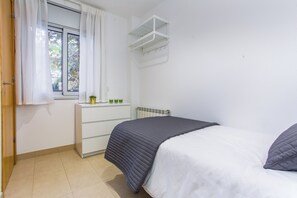 Iron/ironing board, free WiFi, bed sheets - Feriapiso Apartments Palmer (L'Hospitalet de Llobregat)