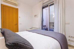 مكواة/لوح كي وواي فاي مجانًا وملاءات أسرّة