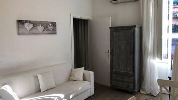 Junior-Apartment | Wohnbereich | Fußbodenheizung