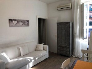 Junior-Apartment | Wohnbereich | Fußbodenheizung