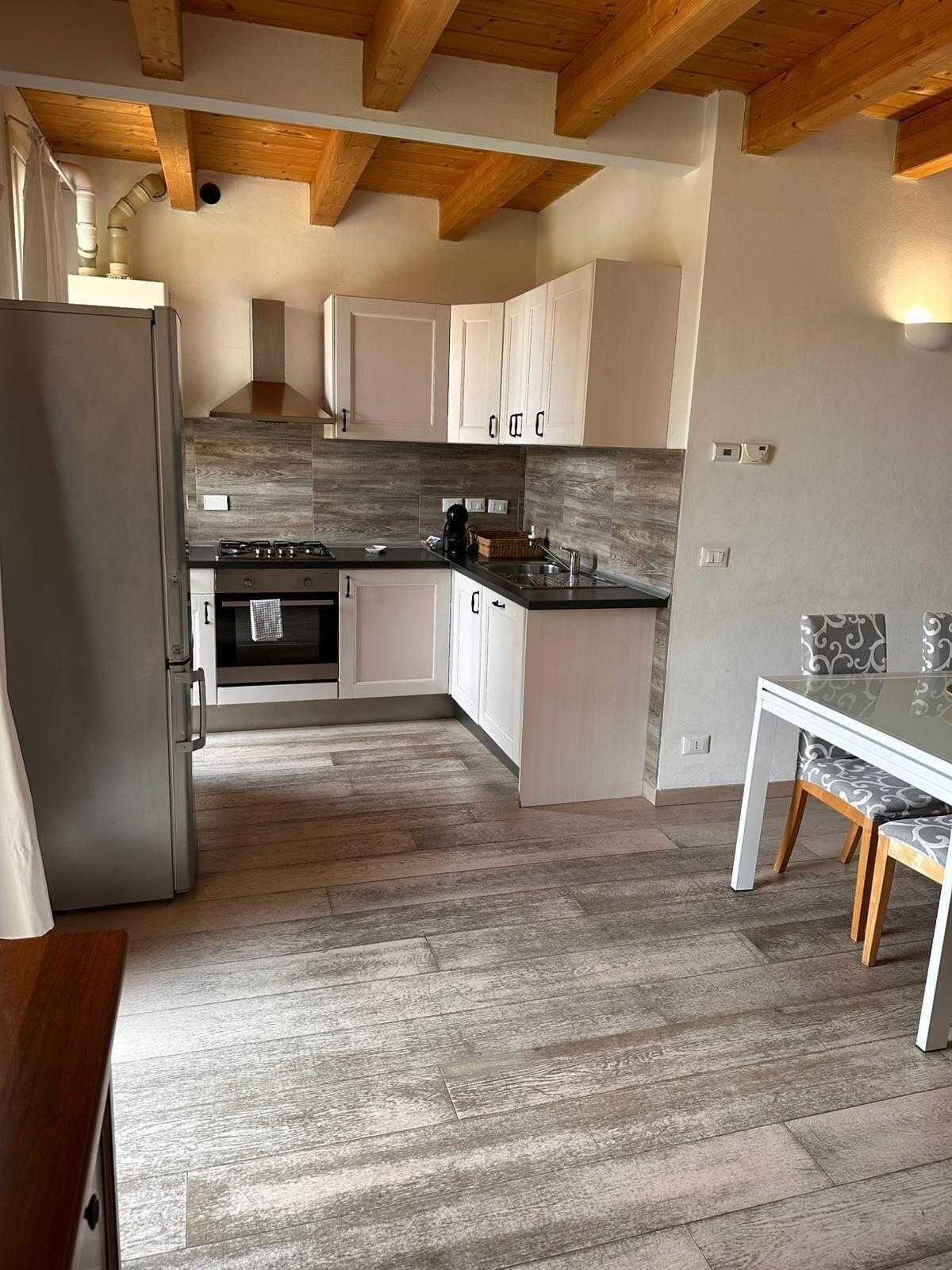 Espresso maker, coffee/tea maker, coffee grinder, freezer