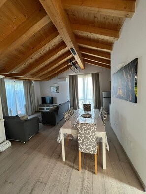 Appartement Supérieur, vue ville | Coin séjour