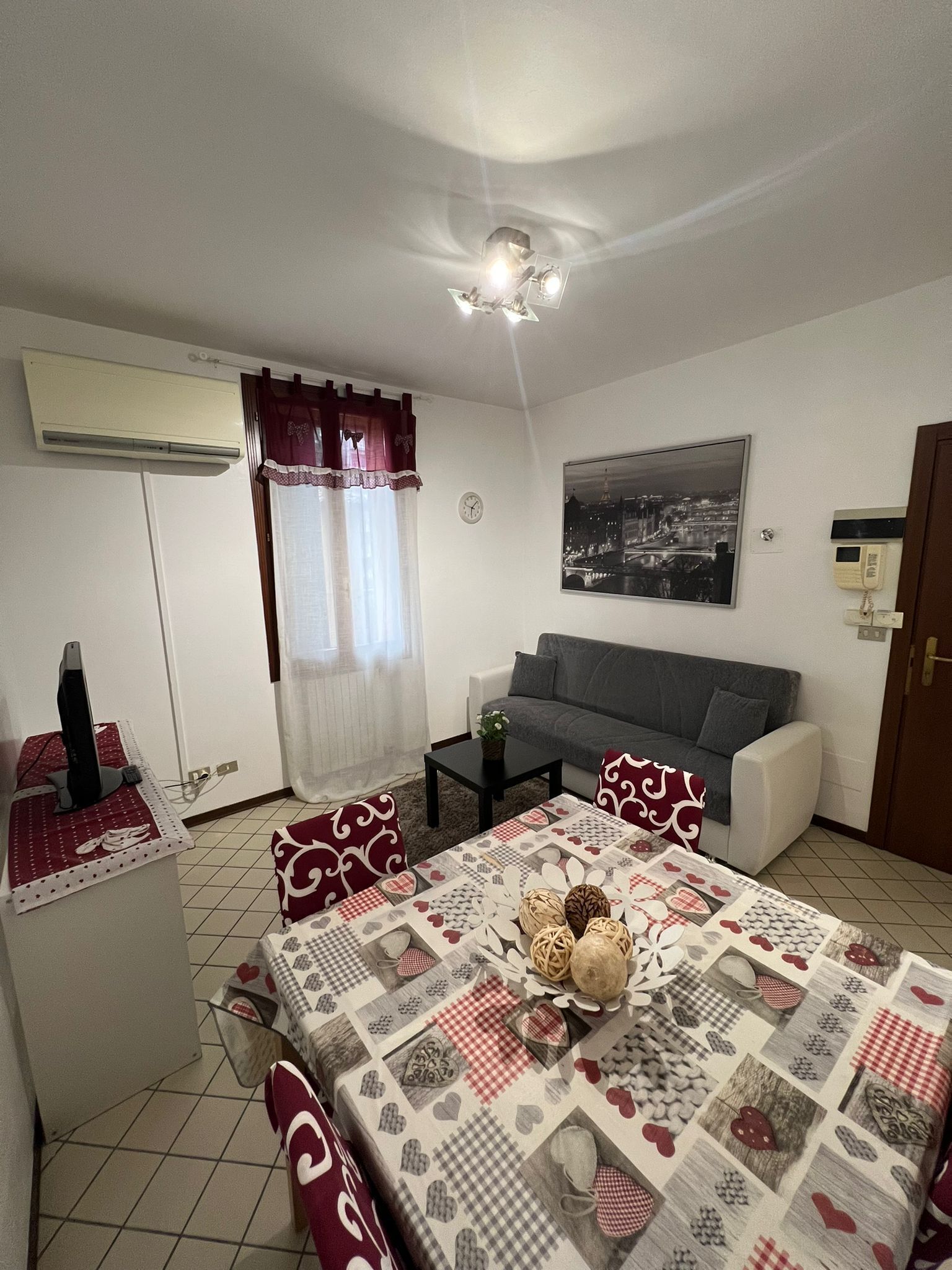 Comfort Apartment | Living area | Heated floors