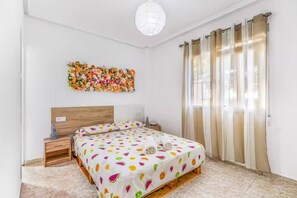 Bungalow, 3 soverom, balkong, hageutsikt | 3 soverom