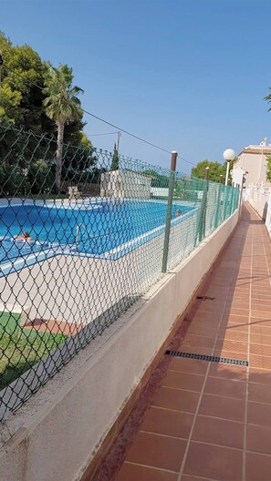 Bungalow, 3 Bedrooms, Balcony, Garden View | Pool - Ground Floor Apartment With Terrace and Pool (Torrevieja)