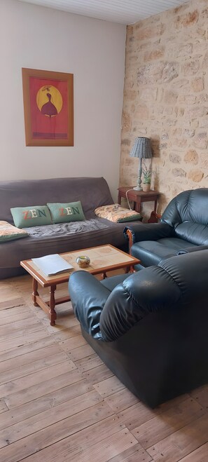 TV, fireplace, table tennis