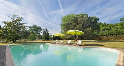 Holiday Home "Le Pigeonnier" with Private Pool