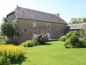 Exterior - Spacious house, 5 bedrooms, near D-Day beaches (Saint-Pellerin (Manche))