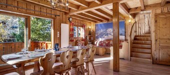 Savoyard chalet near slopes, 13 guests, Parking, Wifi