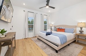 2 habitaciones, tabla de planchar con plancha, wifi y ropa de cama 