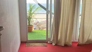 Royal Room | Free WiFi