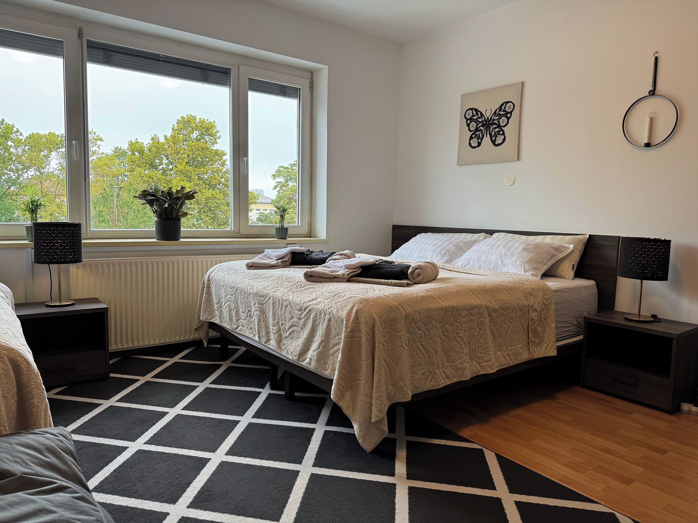 Deluxe Triple Room, Non Smoking | In-room safe, free WiFi