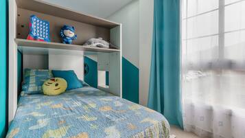 2 habitaciones, tabla de planchar con plancha, wifi y ropa de cama